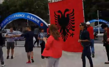 Marseille vishet Kuq e Zi para ndeshjes, kjo është amtosfera në mëngjes (Video)