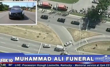 LIVE – Fillon ceremonia e varrimit të Muhammad Alis (Video)