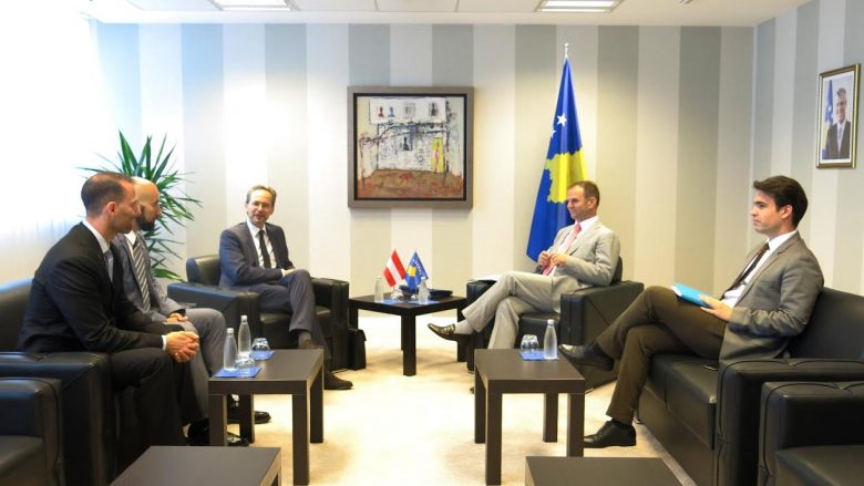 Pfandler rithekson mbështetjen austriake për Kosovën
