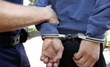 Arrestohen tre të punësuar nga Drejtoria e kadastrës