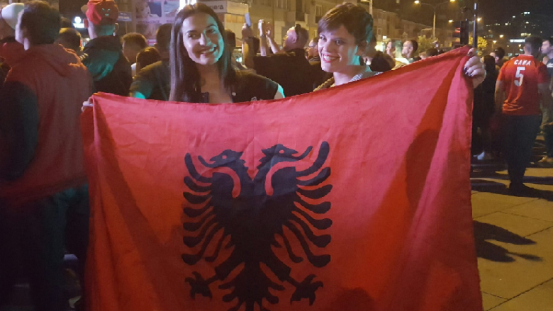 Momente të çmendura nga festa në Prishtinë (Foto\Video)