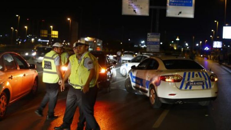 10 të vdekur dhe 40 të lënduar nga shpërthimi në Stamboll (Video/Foto)