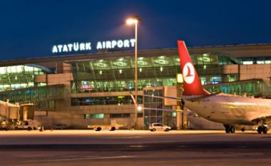 Shpërthim në aeroportin Ataturk të Stambollit (Video)