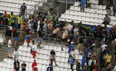 Dhuna në Stade Velodrome, UEFA fillon hetimet (Video)