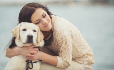 Femrat i kuptojnë më mirë qentë sesa meshkujt