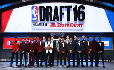 Drafti i NBA-së vjen me befasi (Foto)
