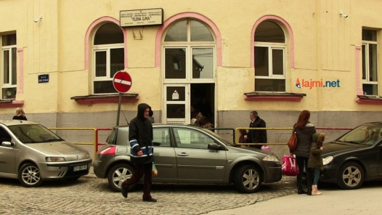 Shkollat afër rrugëve, rrezikojnë jetët e nxënësve (Video)