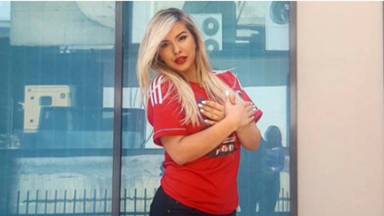 Elita Rudi, a është ajo tifozja më seksi? (Foto)