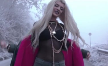 Era Istrefi shënon suksesin e radhës me “Bonbon” (Video)