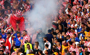 Kroatët nuk harrojnë Shqipërinë edhe gjatë ndeshjes kundër Turqisë, kjo nuk do t’u pëlqejë serbëve (Foto)