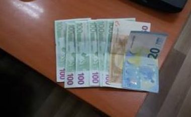 Shqiptari nga Maqedonia humb 670 euro, befasia i vjen nga Policia (Foto)