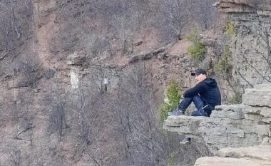 Në fotografinë me alpinistin, shfaqet një ‘fantazmë’ (Foto)