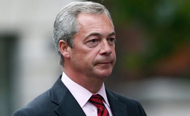 Farage: Nëse u japim azil 18 shqiptarëve, La Manshi do të mbushet me kufoma