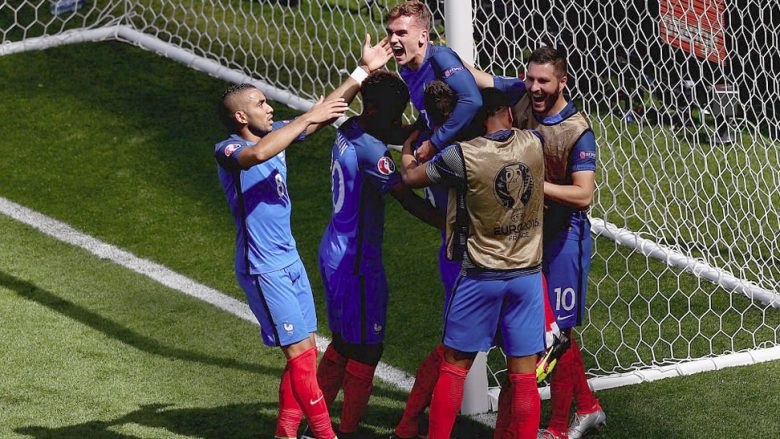 Franca përmbys Irlandën për të shkuar në çerekfinale (Video)