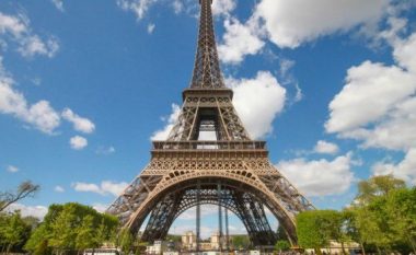 Mbyllet Kulla Eifel në Paris