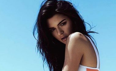 Tjetër foto super seksi e Kendall Jenner në bikini (Foto)