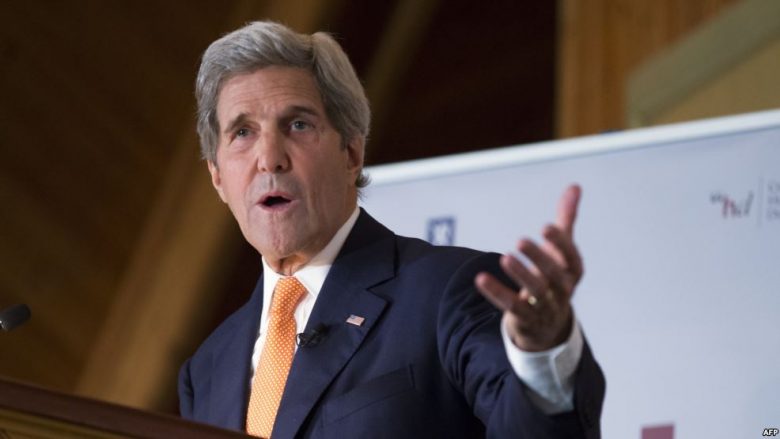 Kerry i falënderoi diplomatët që nuk pajtohen me politikën për Sirinë