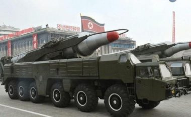 Koreja e Veriut teston edhe dy raketa balistike