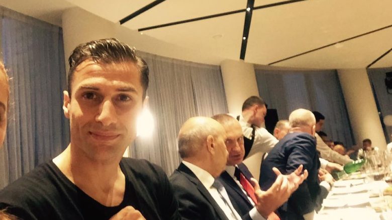 Lorik Cana përkrah kryeministrit Mustafa (Foto)