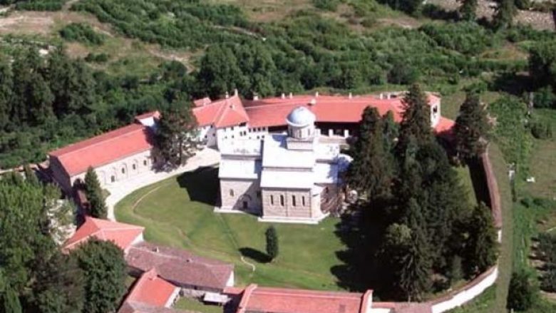 Saga juridike e Manastirit të Deçanit – pritjet e Kishës dhe qëndrimi i Qeverisë