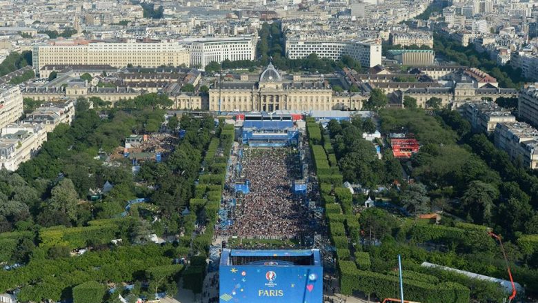 Kështu duket Parisi pak orë para fillimit të Euro 2016 (Video/Foto)