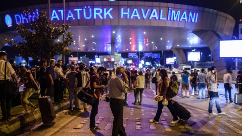Fotografitë e para të sulmuesit në Stamboll (Foto)