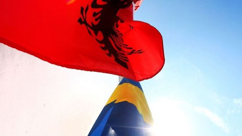 Rama bashkon Kosovën e Shqipërinë (Foto)