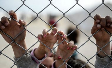 Marrëveshja Rama-Meloni, çfarë do të ndodhë me refugjatët në Shqipëri nëse u refuzohet azili?