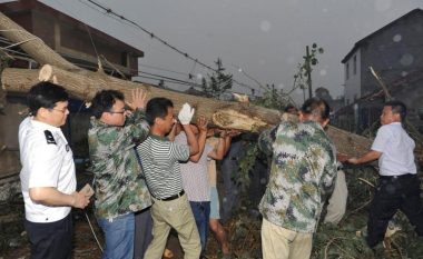 Nga stuhia në Kinë vdesin 98 persona