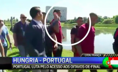 Ronaldo nervozohet, gjuan mikrofonin e gazetarit portugez në liqen (Video)