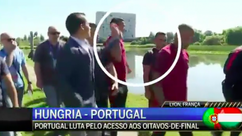 Ronaldo nervozohet, gjuan mikrofonin e gazetarit portugez në liqen (Video)