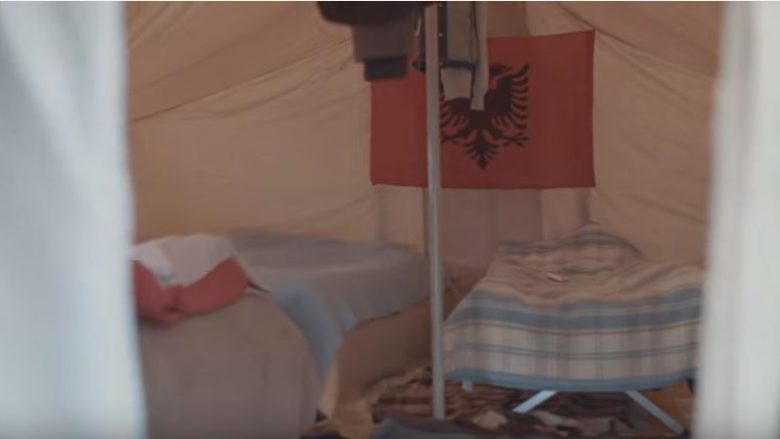 Prekëse: Brenda kampit me azilantë shqiptarë në Francë (Video)