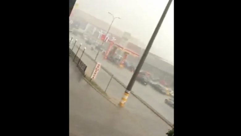 Prizreni me shi të rrëmbyeshëm (Video)