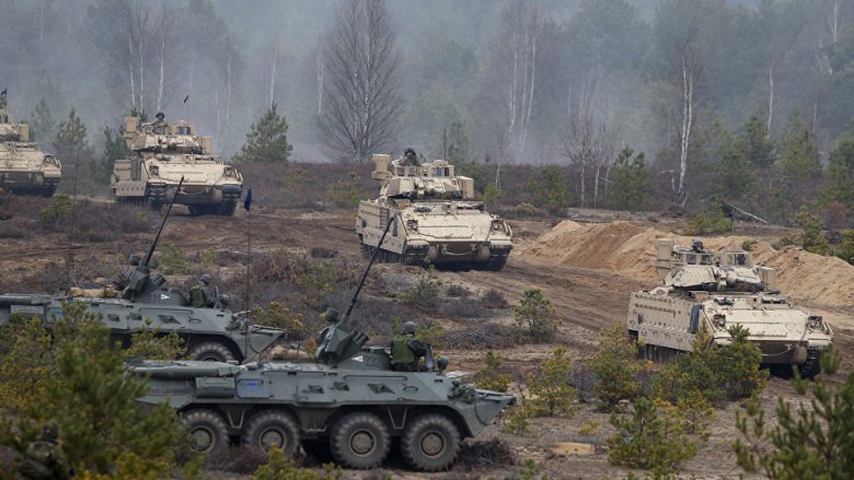 Zv.sekretari amerikan i Mbrojtjes: Rusia e shkatërron NATO-n brenda 60 orësh! (Video)