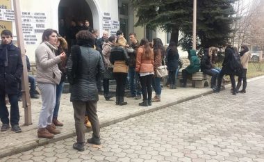 Sot protestohet para Rektoratit të UP-së