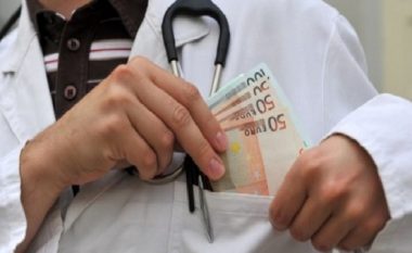 Kërkohet pezullimi nga puna i mjekëve të akuzuar në “Rastin Stenta” (Video)