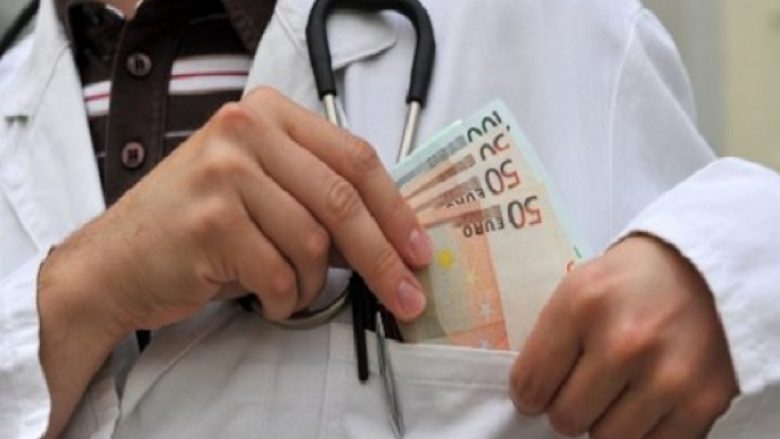 Kërkohet pezullimi nga puna i mjekëve të akuzuar në “Rastin Stenta” (Video)