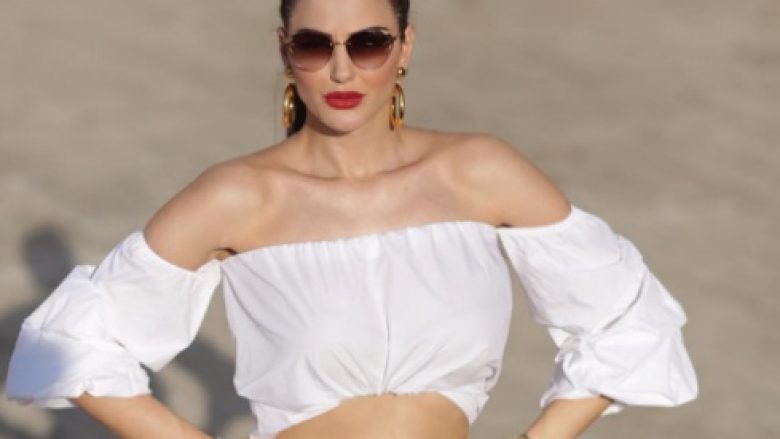 “Miss Albania 2005” është shtatzënë? (Foto)