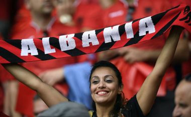 UEFA pyet tifozët shqiptarë: A do të na dhuroni edhe sot spektakël? (Foto)