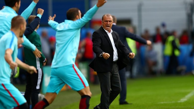 Turqia kalon në epërsi, gol i shpresës për Shqipërinë (Video)
