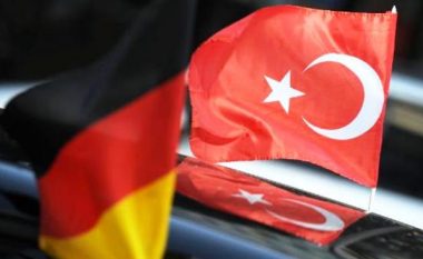 Acarohen marrëdhëniet, Turqia tërheq ambasadorin nga Gjermania