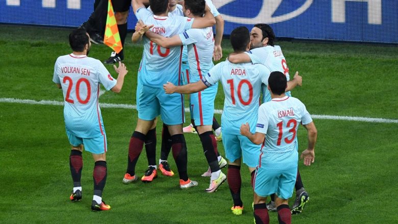 Shpresë për Shqipërinë, pjesa e parë: Turqia 1-0 Çekia (Video)