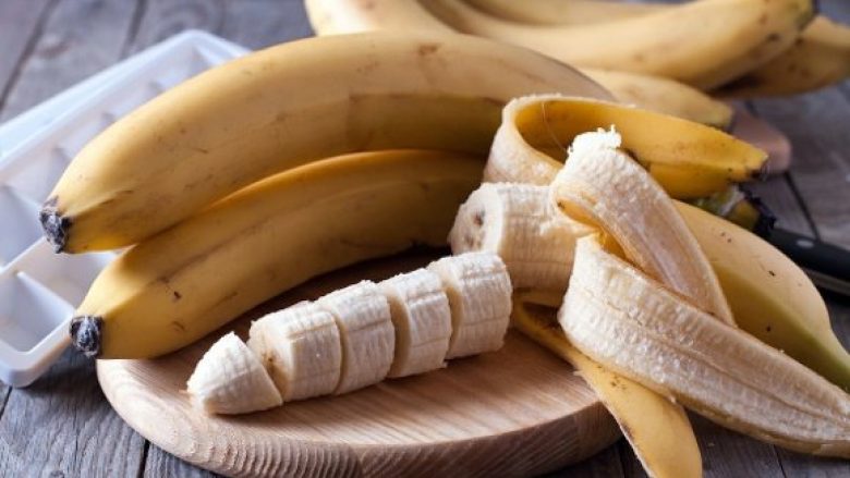 Ja përse duhet të hani banane tri herë në ditë: Në mëngjes, drekë dhe darkë