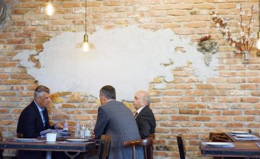 Thaçi e Mustafa “relaksohen” me nga një kafe në publik (Foto)