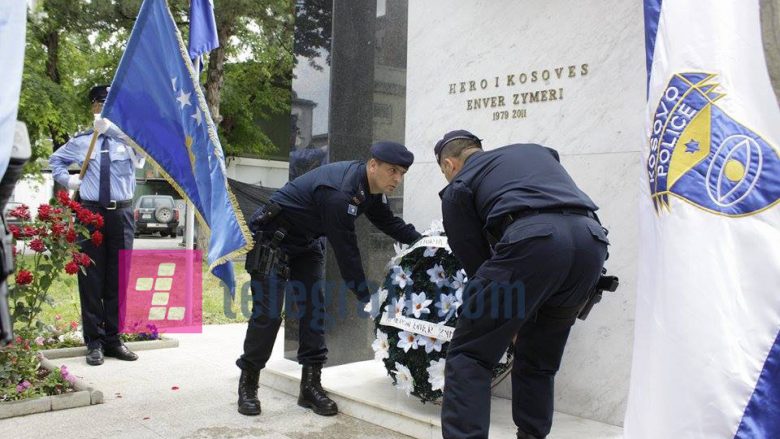 Policia e Kosovës nderoi heroin Enver Zymeri