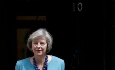 Kush është Theresa May, kryeministrja e re Britanisë? (Foto)