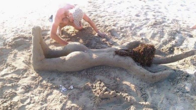 Njihuni me elbasanliun që “zhvesh” vajzat në plazh (Foto)