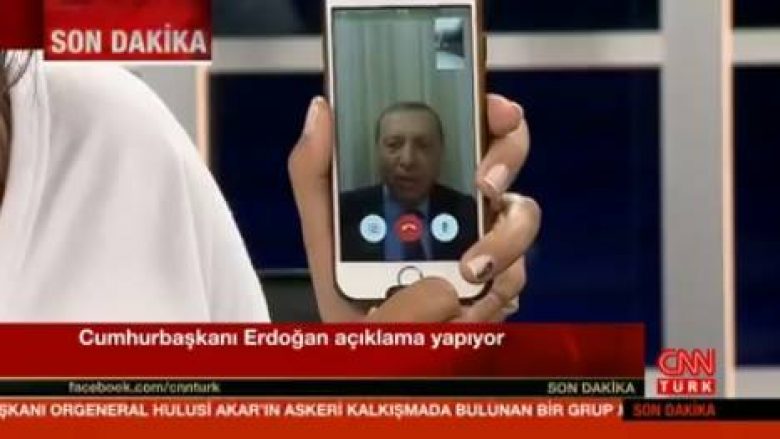 Erdogan i bën thirrje popullit të dalë në rrugë kundër ushtrisë (Video)