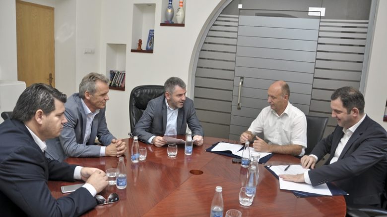 Ministria ndan 200 mijë nga 340 mijë eurot për stadiumin e Kaçanikut