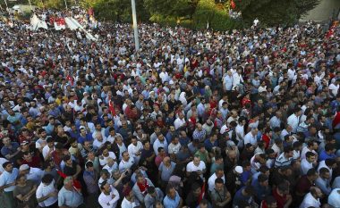 Ambasada Turke: Grushteti dështoi, populli turk dha përgjigjen e duhur